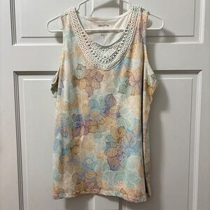 Women's Large 12/14 White Stag Floral Sleeveless Tank Blouse
